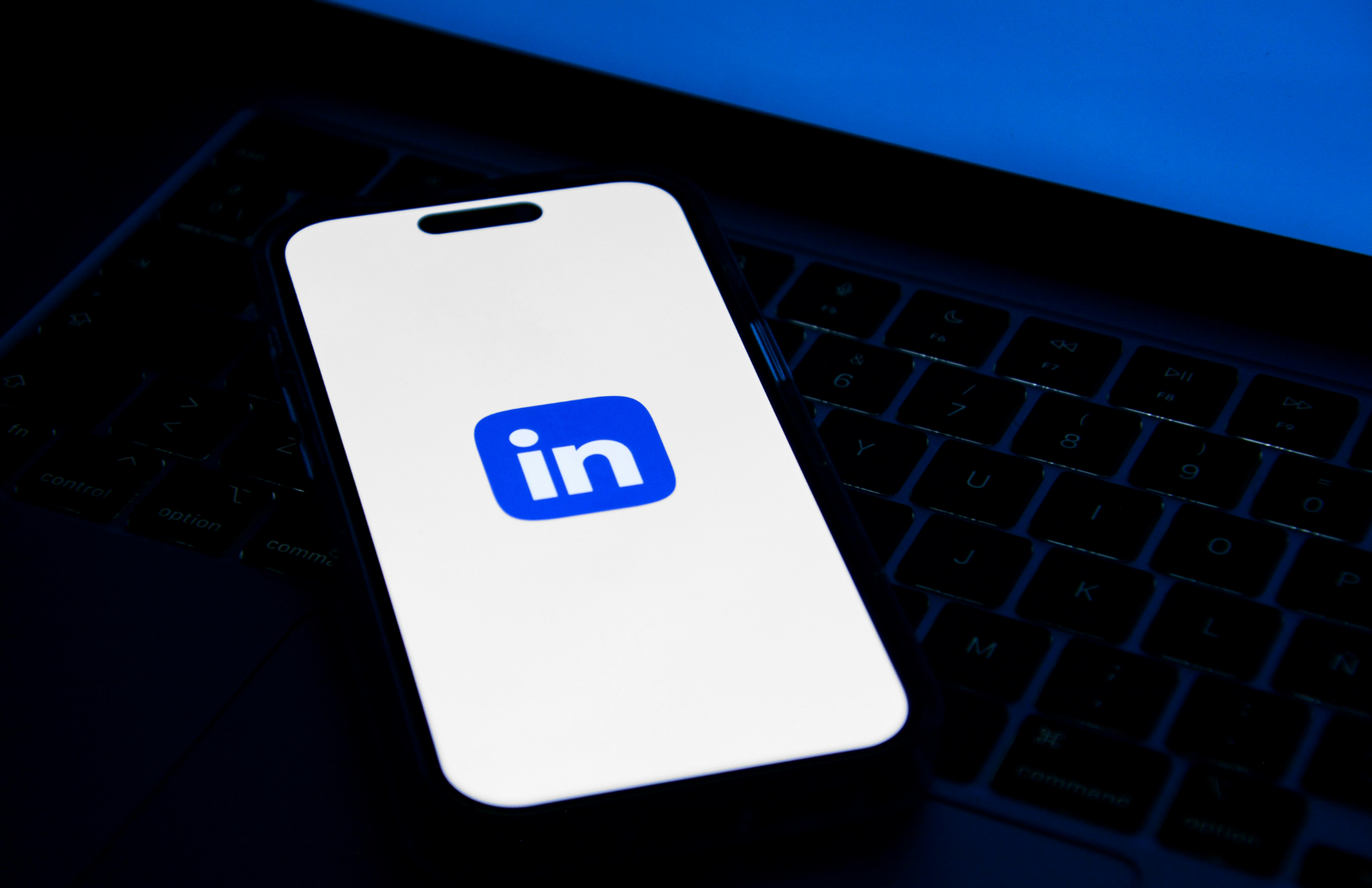 HOW TO OPTIMIZE YOUR LINKEDIN PROFILE FOR COLLEGE ADMISSIONS AND CAREER SUCCESS